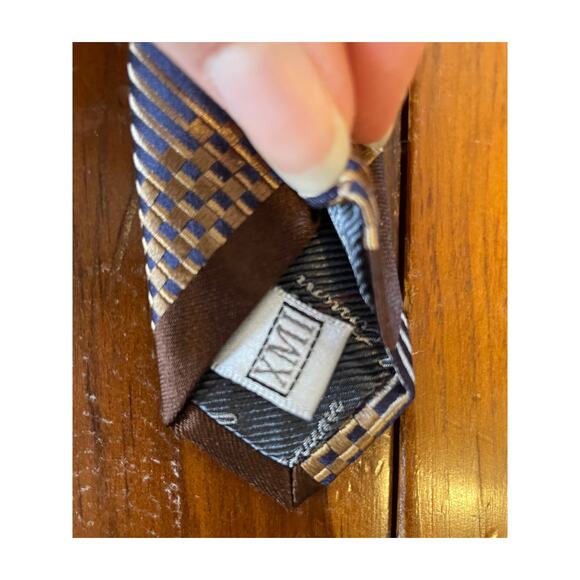 XMI Platinum Tie All Silk Imported from Italy Hand Made in USA Brown/Blue Stripe - Picture 4 of 6